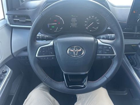 Used 2023 Toyota Sienna XSE w/ XSE Plus Package image 20