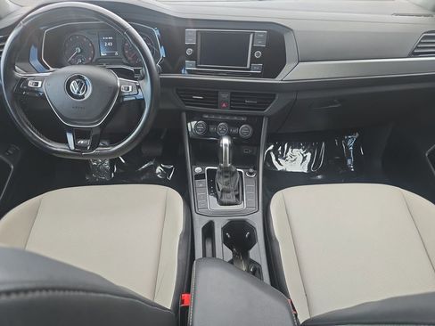 Used 2019 Volkswagen Jetta R-Line w/ R-Line Cold Weather Package image 11