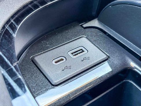 Certified 2022 Cadillac Escalade Sport AWD/4WD image 31