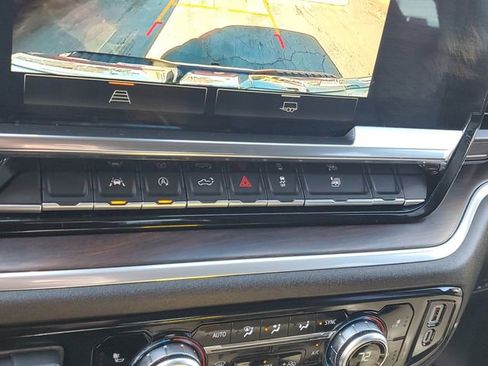 Used 2025 GMC Sierra 1500 SLT image 24