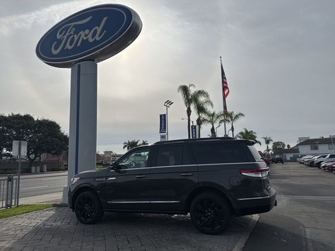 Used 2024 Lincoln Navigator Black Label image 36