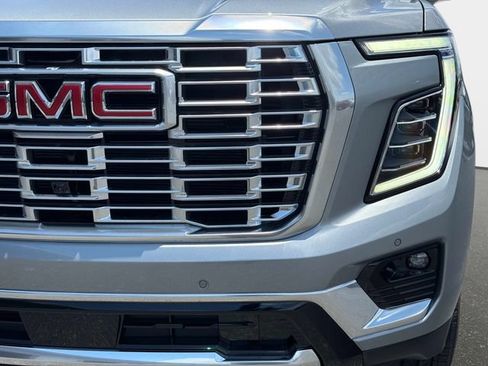 New 2026 GMC Yukon XL Denali w/ Denali Reserve Package AWD/4WD image 9