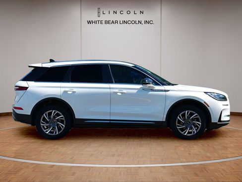 Certified 2023 Lincoln Corsair AWD w/ Equipment Group 101A image 4