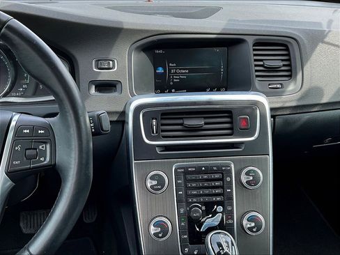 Used 2015 Volvo S60 T5 Platinum image 6