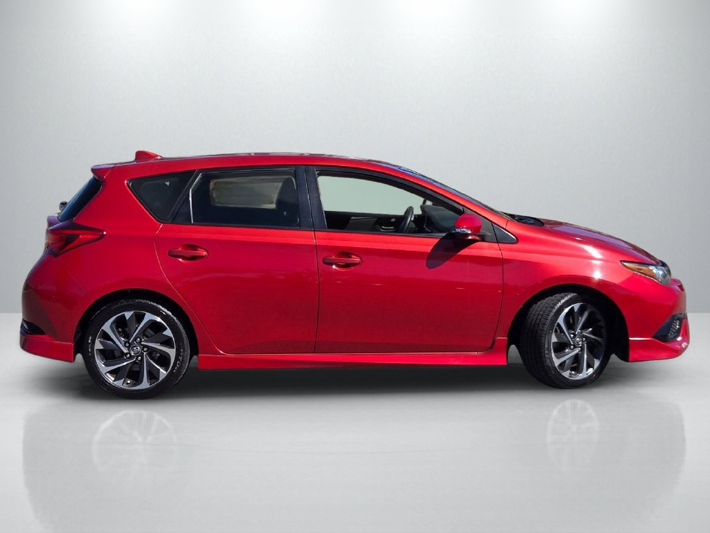 Used 2018 Toyota Corolla iM w/ Carpet Mat Package (TMS) FWD image 3