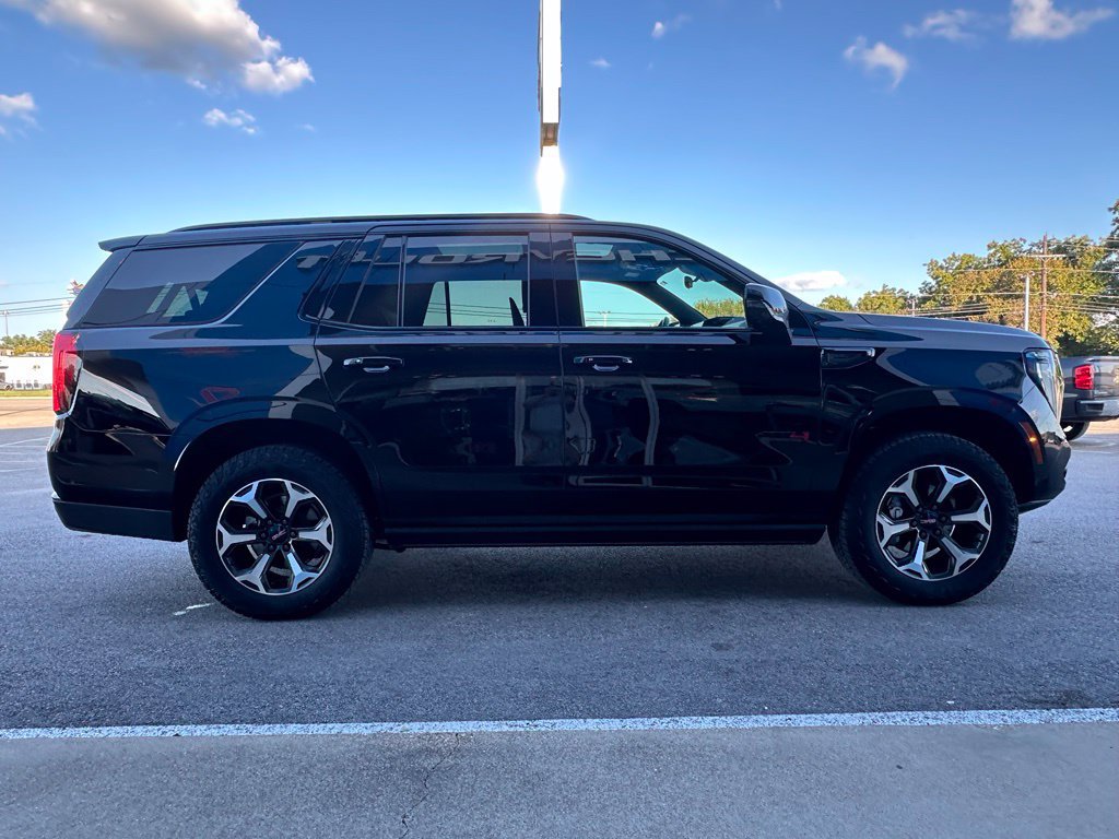 Used 2026 GMC Yukon AT4 Ultimate AWD/4WD image 2