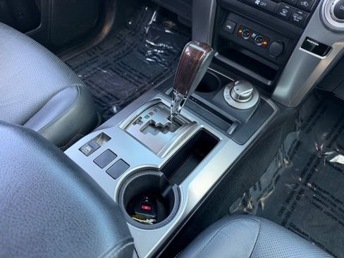Used 2022 Toyota 4Runner Limited AWD/4WD image 19