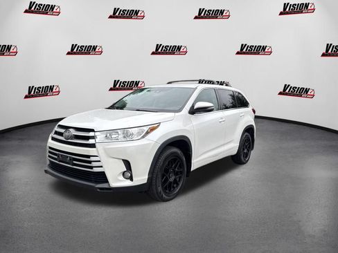 Used 2018 Toyota Highlander Plus AWD/4WD image 1