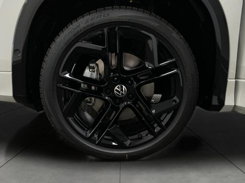 New 2026 Volkswagen Tiguan SE R-Line image 12