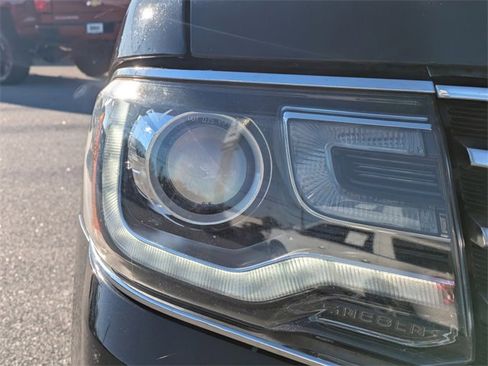 Used 2015 Lincoln Navigator 2WD image 11