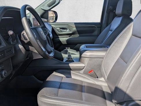 Used 2024 Chevrolet Suburban LT image 14