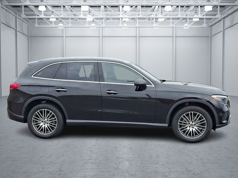 Used 2026 Mercedes-Benz GLC 300 4MATIC Coupe image 7