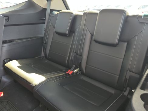 Certified 2022 Volkswagen Atlas SE image 18