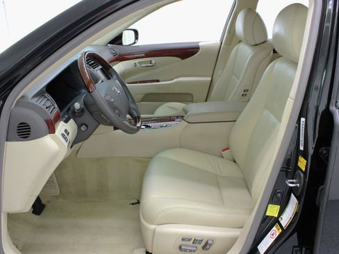 Used 2012 Lexus LS 460 w/ Comfort Pkg RWD image 33