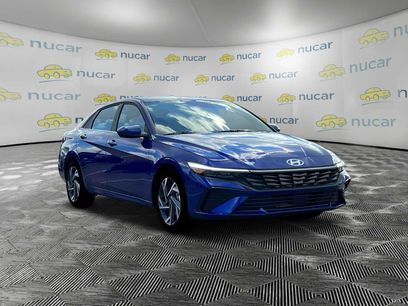 New 2025 Hyundai Elantra SEL