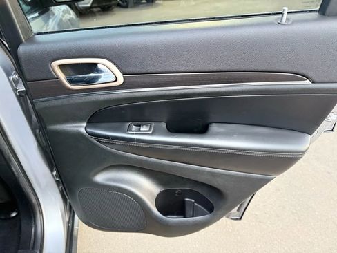 Used 2014 Jeep Grand Cherokee Limited image 20