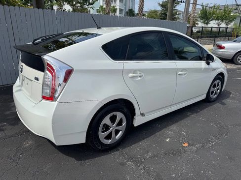 Used 2015 Toyota Prius Two image 3
