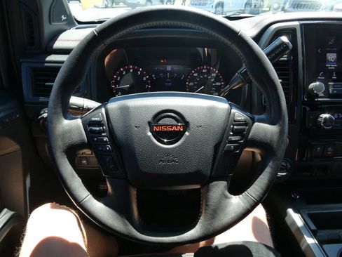 Used 2021 Nissan Titan PRO-4X w/ Pro-4x Convenience Package AWD/4WD image 40