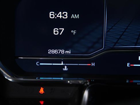 Used 2025 GMC Sierra 1500 SLT image 28