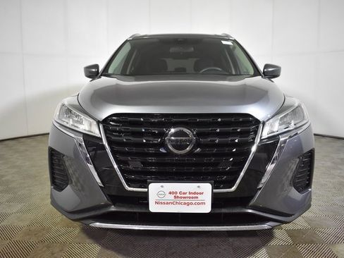 Used 2021 Nissan Kicks SV image 2