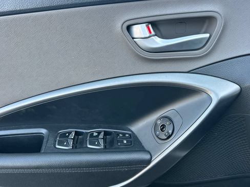 Used 2018 Hyundai Santa Fe Sport FWD image 12