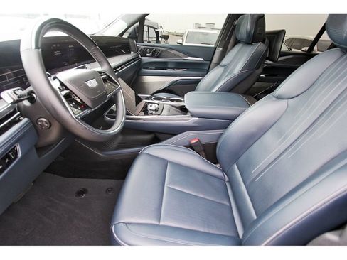 Used 2025 Cadillac Escalade IQ Sport 2 AWD/4WD image 6