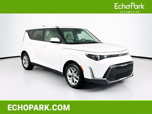 Used 2025 Kia Soul LX w/ LX Technology Package image 1