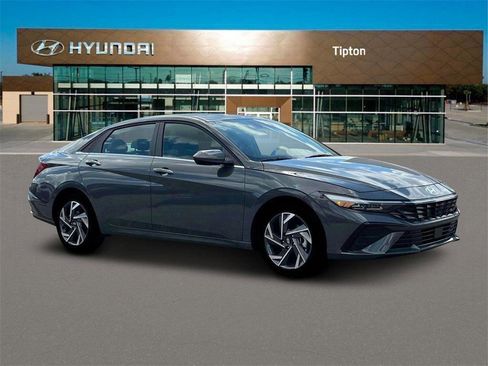 New 2025 Hyundai Elantra SEL image 10