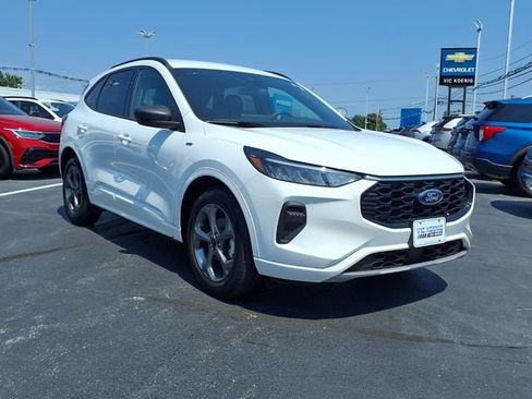 Used 2023 Ford Escape ST-Line w/ Tech Pack #1 FWD image 2