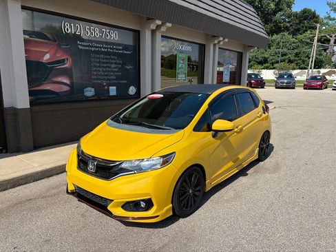 Used 2018 Honda Fit Sport image 2
