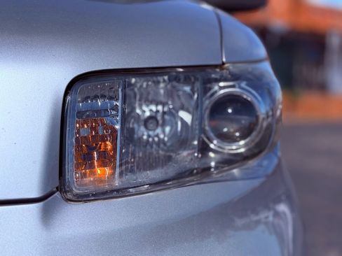 Used 2009 Scion xB FWD image 9