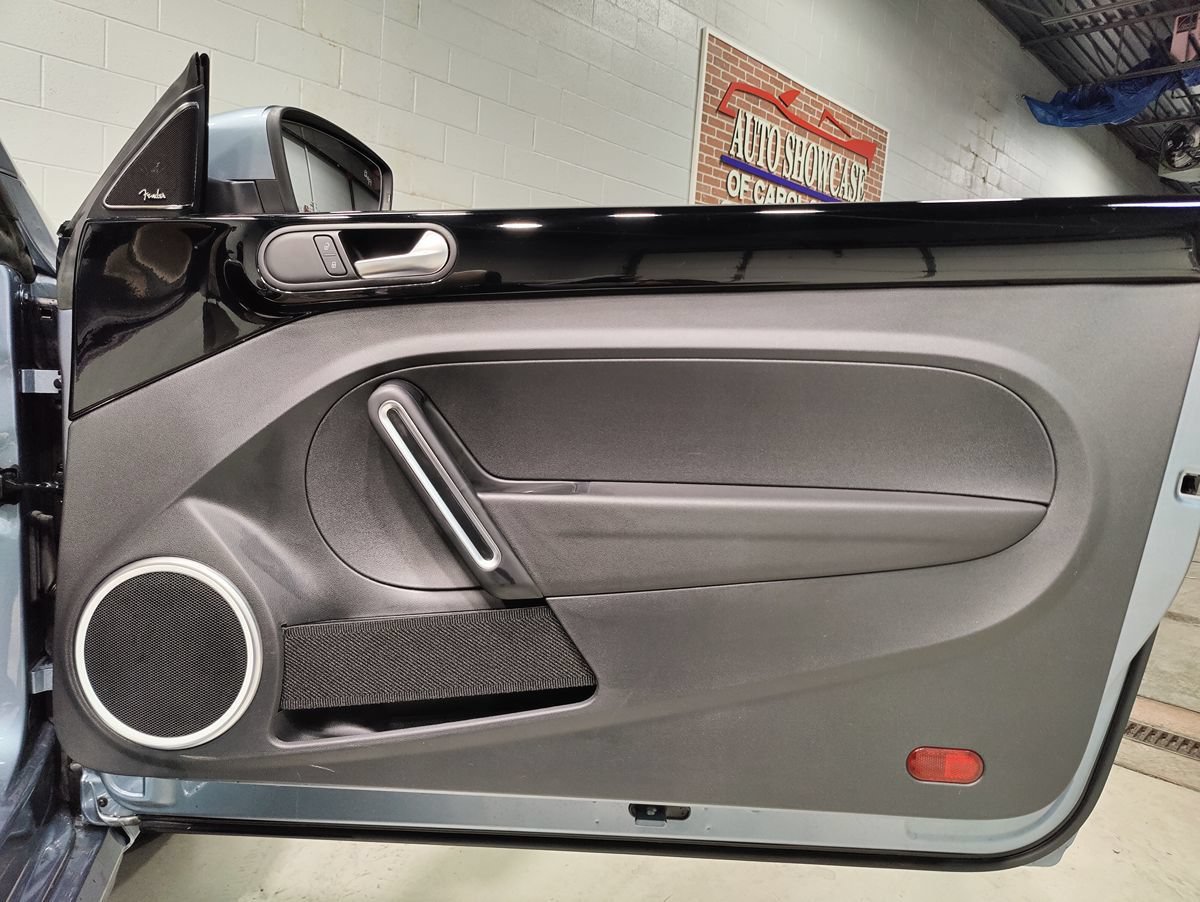 Used 2019 Volkswagen Beetle 2.0T Final Edition SEL FWD image 9