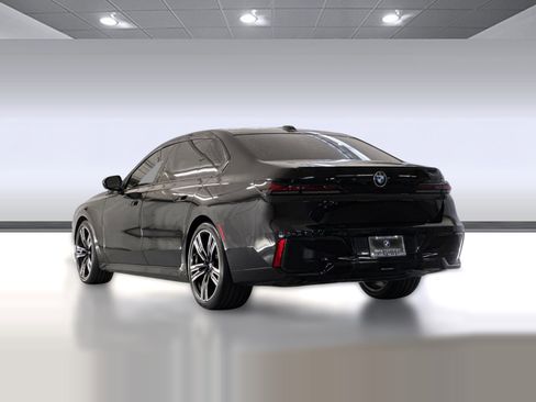 Certified 2023 BMW 740i 740i image 3