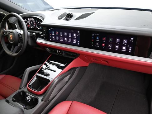 Certified 2025 Porsche Cayenne S AWD/4WD image 27