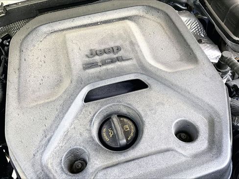 Used 2025 Jeep Wrangler Unlimited Rubicon AWD/4WD image 31