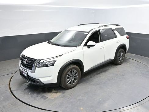 Used 2025 Nissan Pathfinder SV AWD/4WD image 31