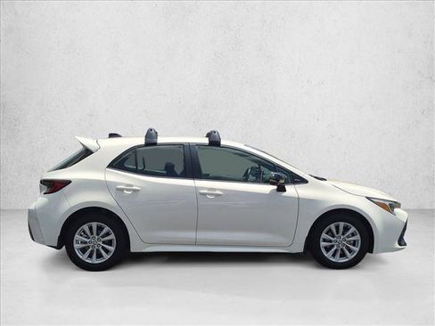 Used 2026 Toyota Corolla SE FWD image 4