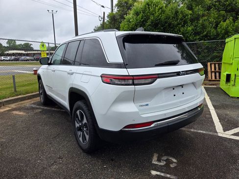 Used 2022 Jeep Grand Cherokee Limited 4xe w/ Luxury Tech Group II AWD/4WD image 8