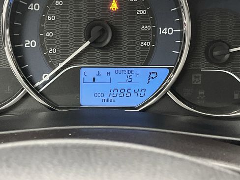 Used 2015 Toyota Corolla LE image 12