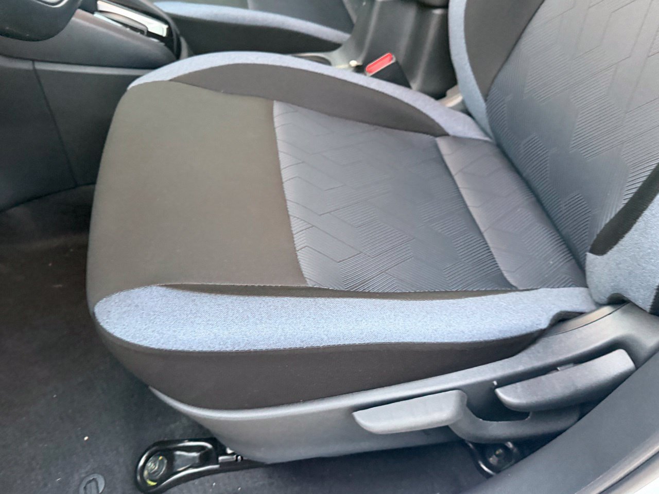 Certified 2025 Nissan Versa SV w/ Trunk Package FWD image 28