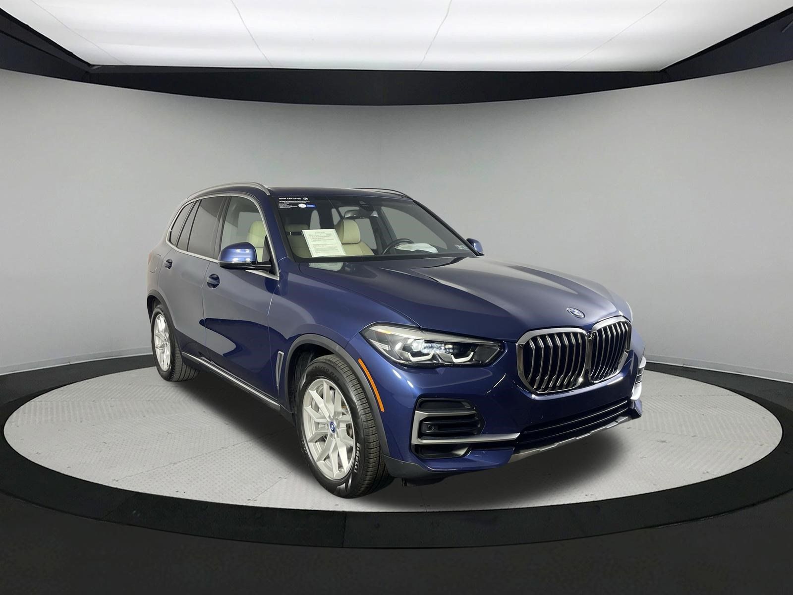Certified 2022 BMW X5 xDrive45e w/ Premium Package AWD/4WD image 3