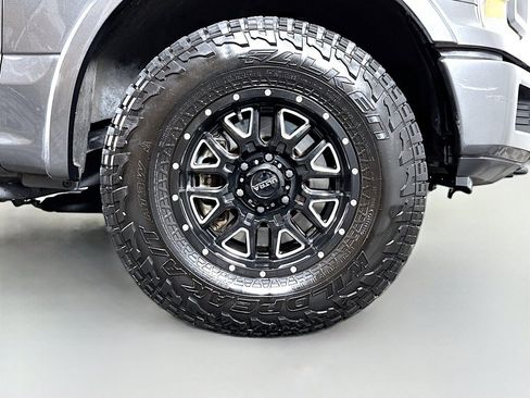 Used 2019 Ford F150 XLT w/ Equipment Group 302A Luxury AWD/4WD image 47