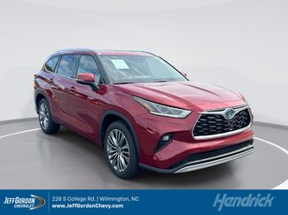 Used 2021 Toyota Highlander Platinum FWD video 1