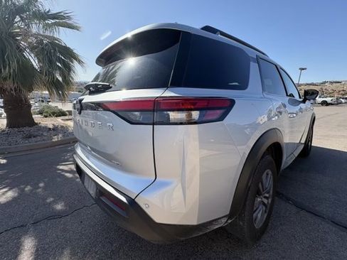Used 2025 Nissan Pathfinder SV AWD/4WD image 5