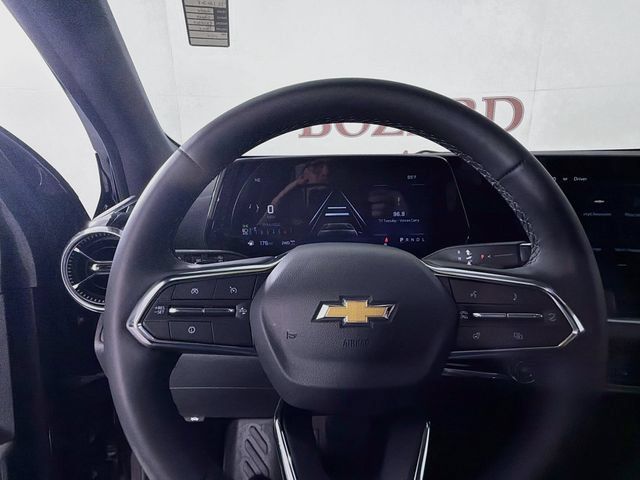 Used 2026 Chevrolet Equinox LT AWD/4WD image 13