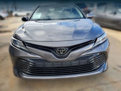 Used 2019 Toyota Camry LE FWD image 21