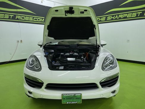 Used 2011 Porsche Cayenne S image 4