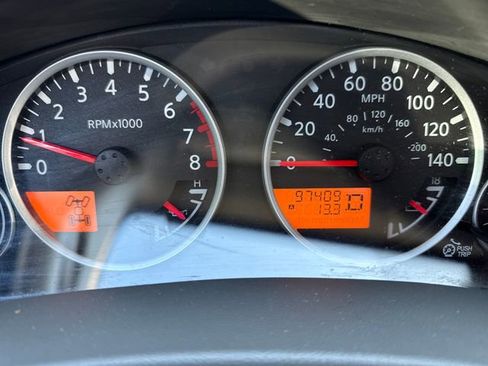 Used 2014 Nissan Frontier SL w/ SL Moonroof Package image 13