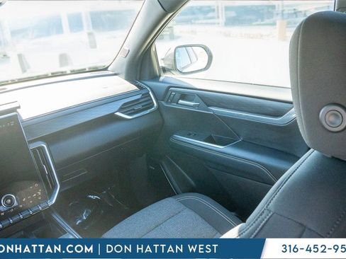 Used 2025 GMC Acadia Elevation image 16