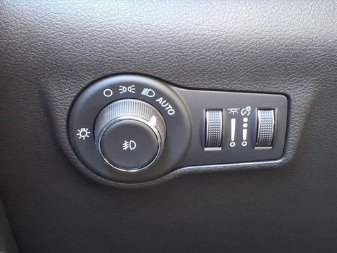 New 2026 Jeep Compass Limited image 14